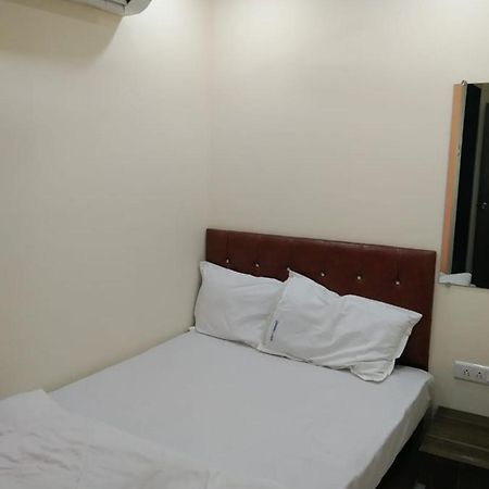 Sadguru Lodge Мумбай Екстериор снимка