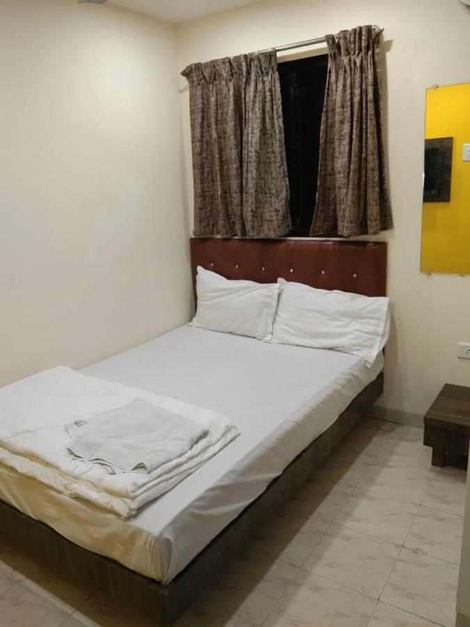 Sadguru Lodge Мумбай Екстериор снимка